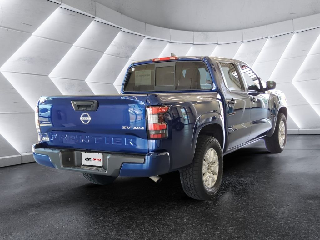 Used 2022 Blue Nissan SV image 4