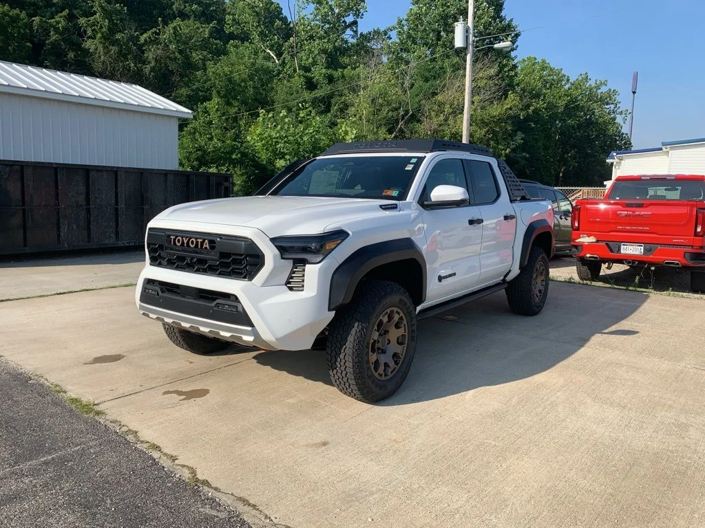 Used 2025 White Toyota Trailhunter image 7
