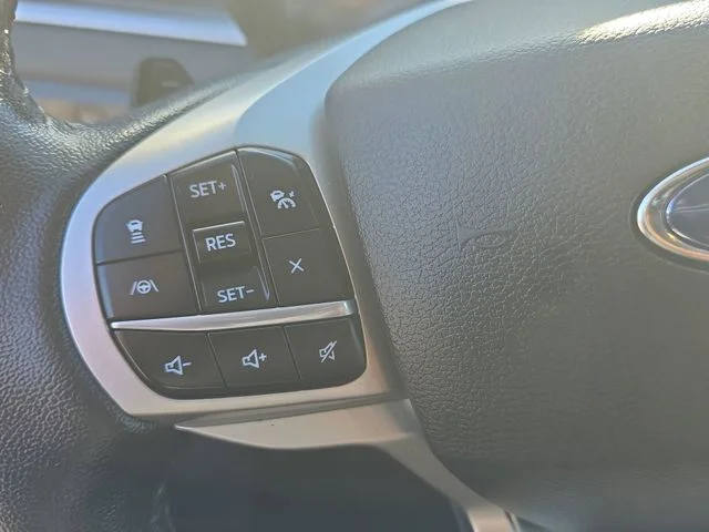 Used 2021 Blue Ford XLT image 19