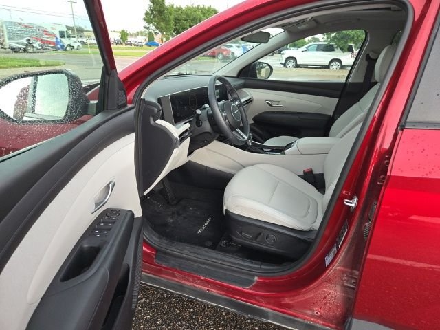 Certified Used 2025 Red Hyundai SEL Convenience image 3