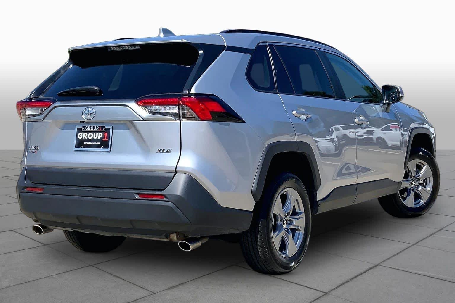Used 2025 Silver Sky Metallic Toyota XLE image 13