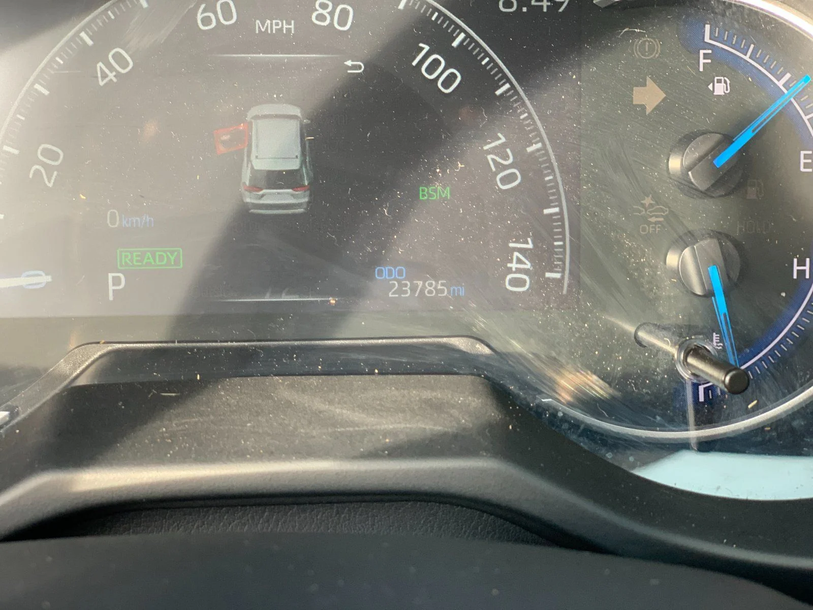 Used 2025 White Toyota XLE image 30