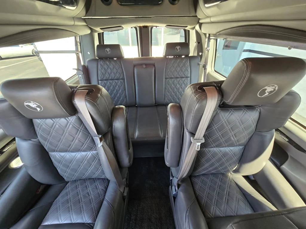Used 2022 Black Chevrolet Explorer Limited SE image 37