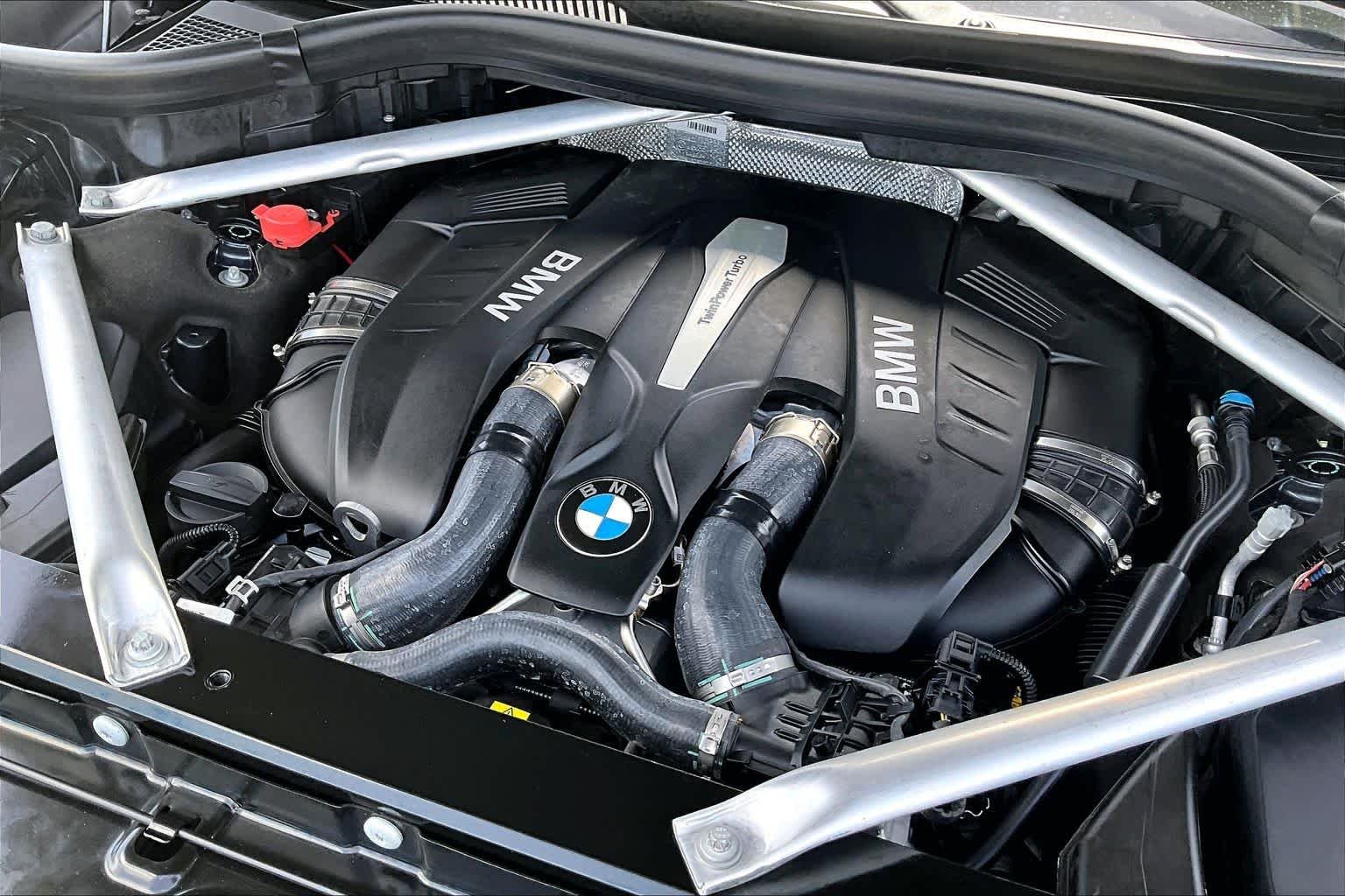 Used 2019 Arctic Gray Metallic BMW xDrive50i image 31