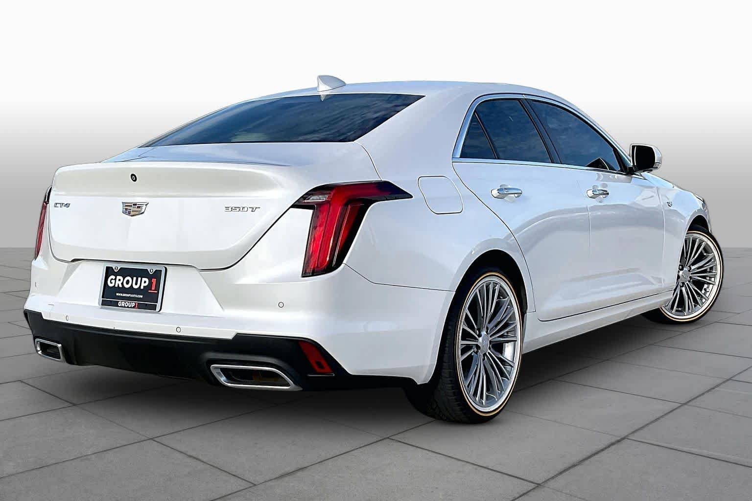 Used 2020 Crystal White Tricoat Cadillac Premium Luxury image 13