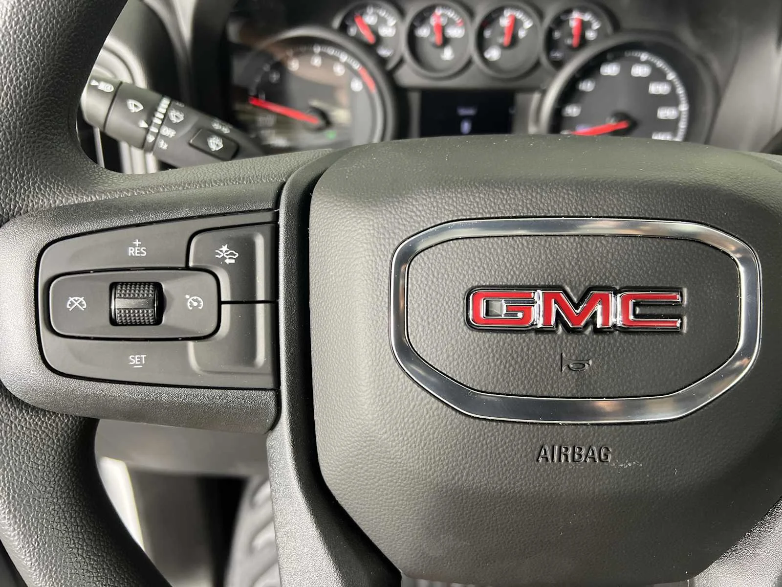 New 2026 Summit White GMC Pro image 22