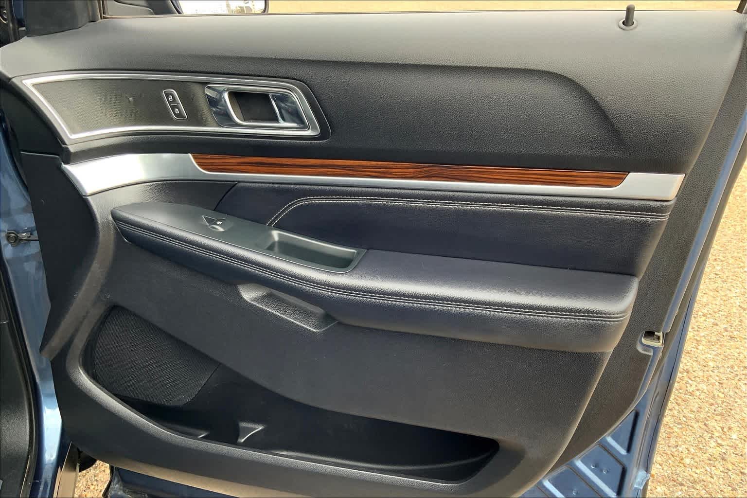 Used 2018 Blue Metallic Ford Limited image 23