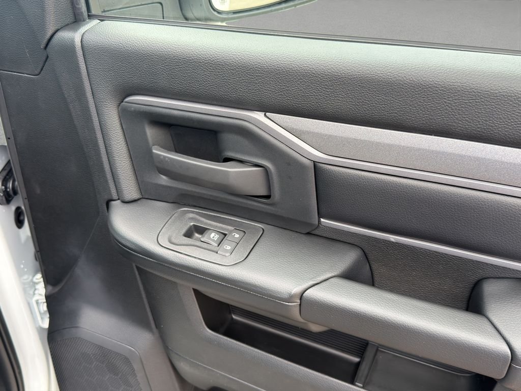 New 2026 Bright White Clearcoat RAM Tradesman image 32