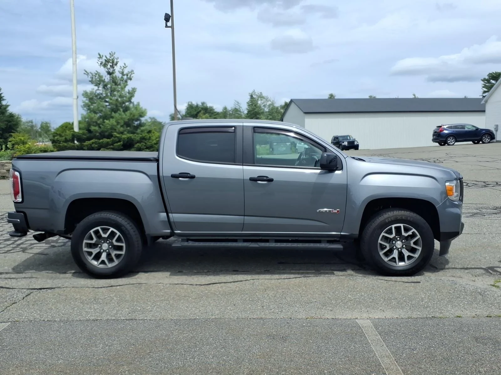 Used 2021 Steel Metallic GMC AT4 w/Cloth image 4