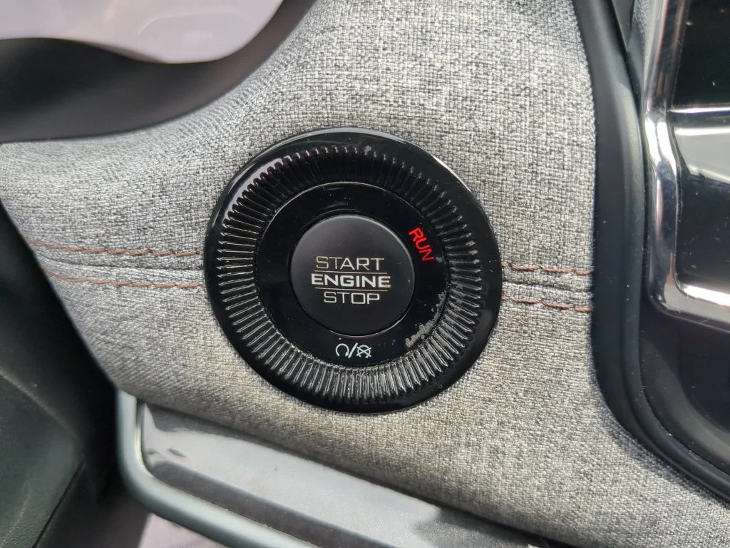 Used 2022 Gray Jeep Latitude Lux image 32
