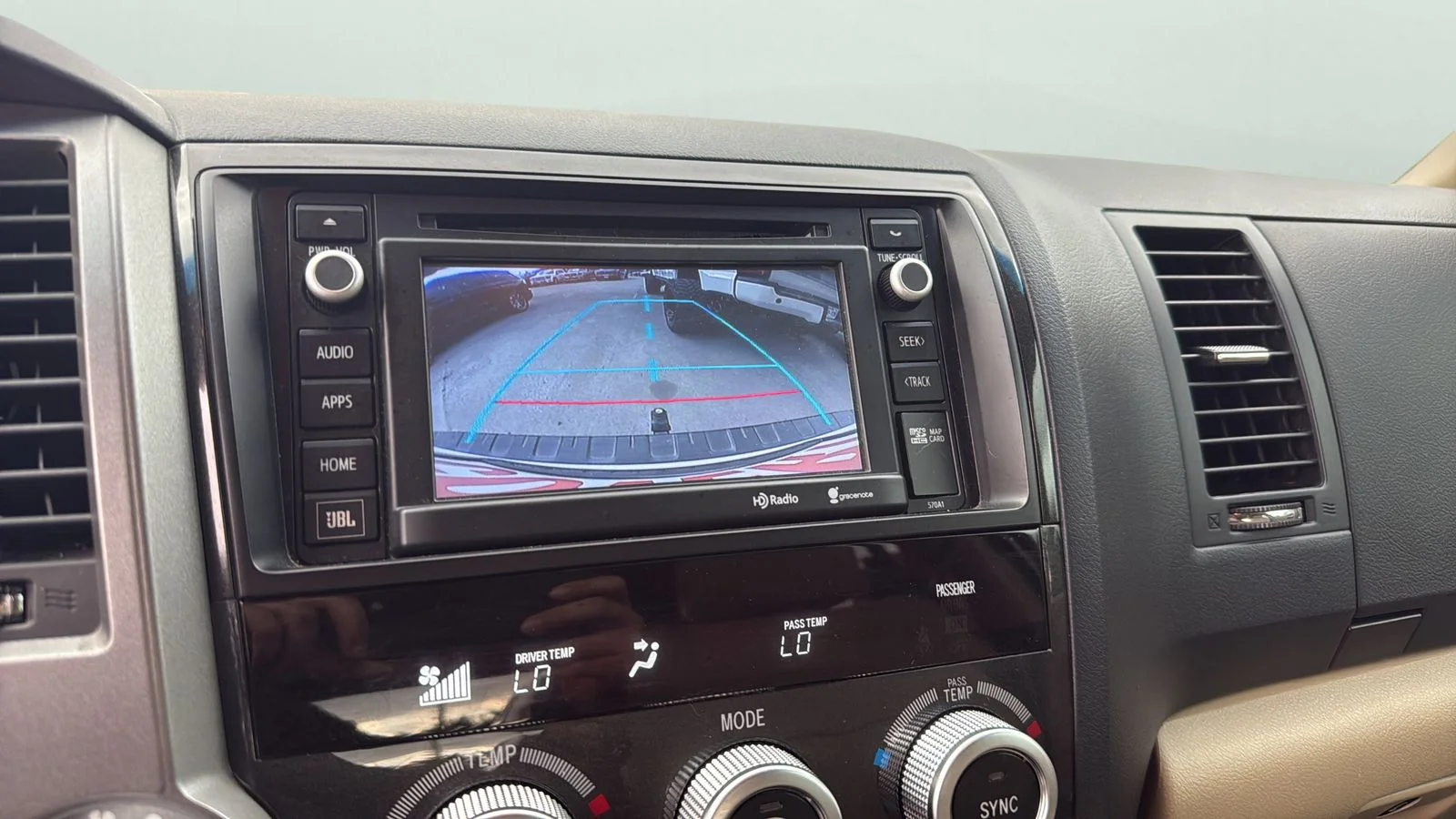 Used 2014 White Toyota Platinum image 18