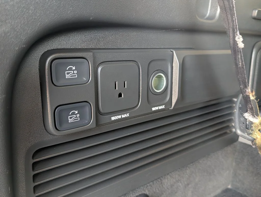 2024 Rivian R1S Adventure - Photo 10