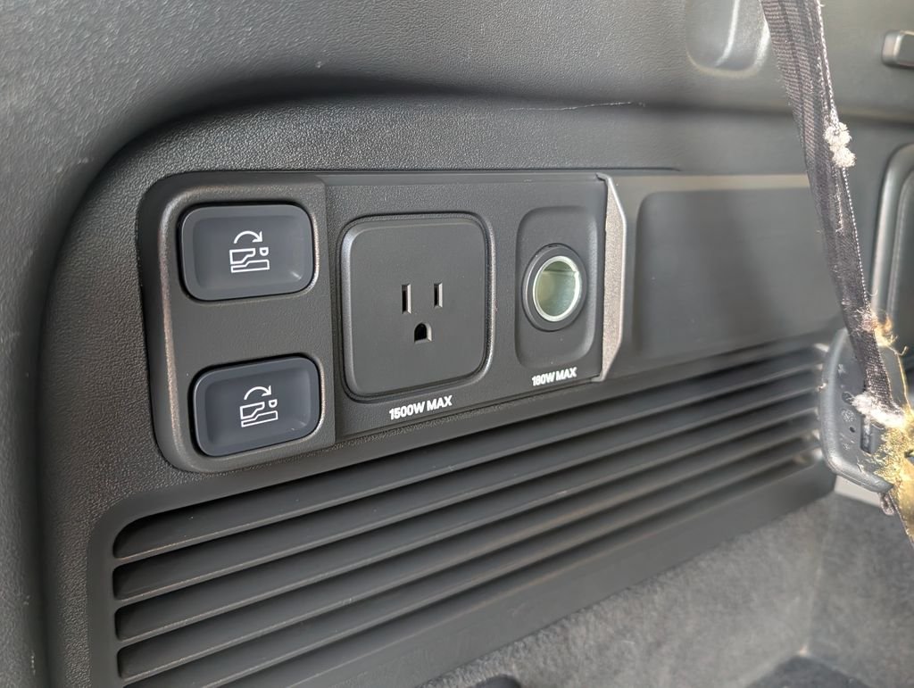 2024 Rivian R1S Adventure - Photo 10