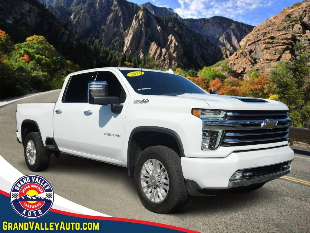 Used 2023 White Chevrolet High Country image 1