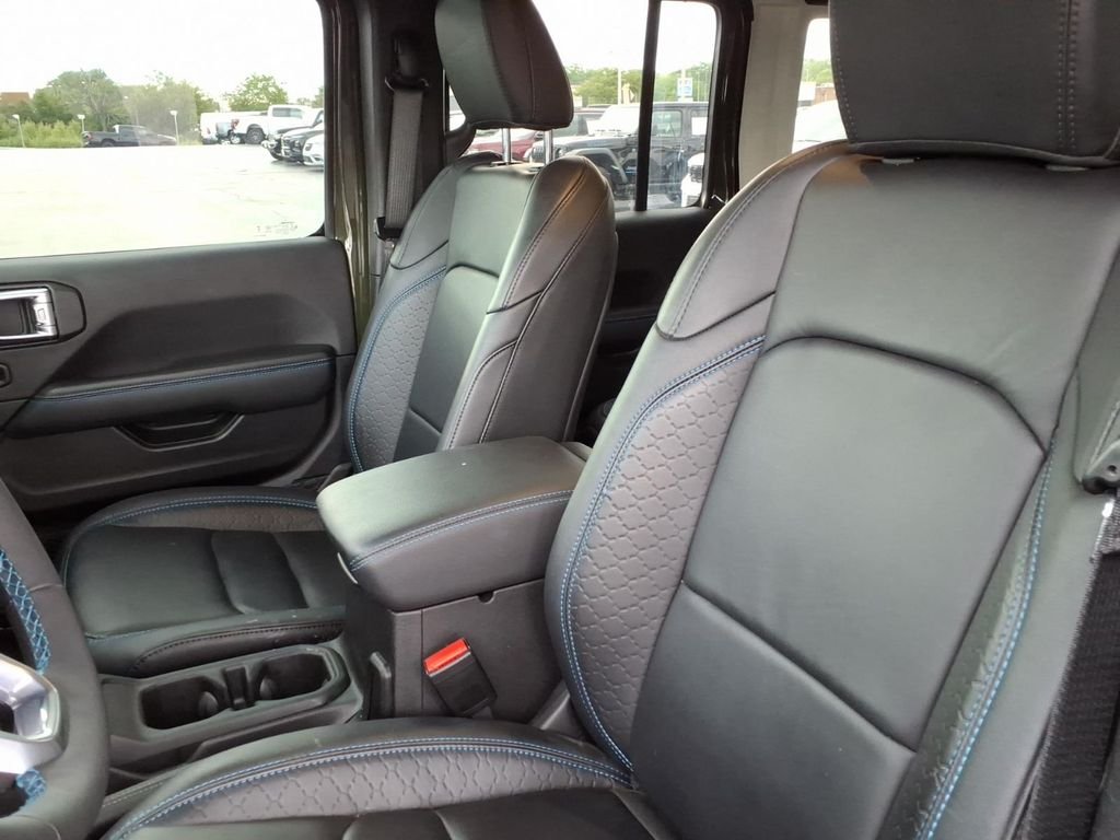 Used 2024 Green Jeep High Altitude 4xe image 9