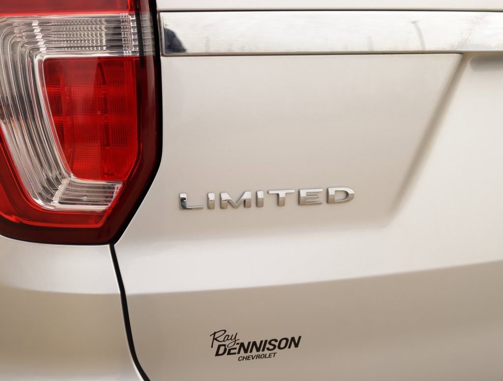 Used 2018 Silver Ford Limited image 38