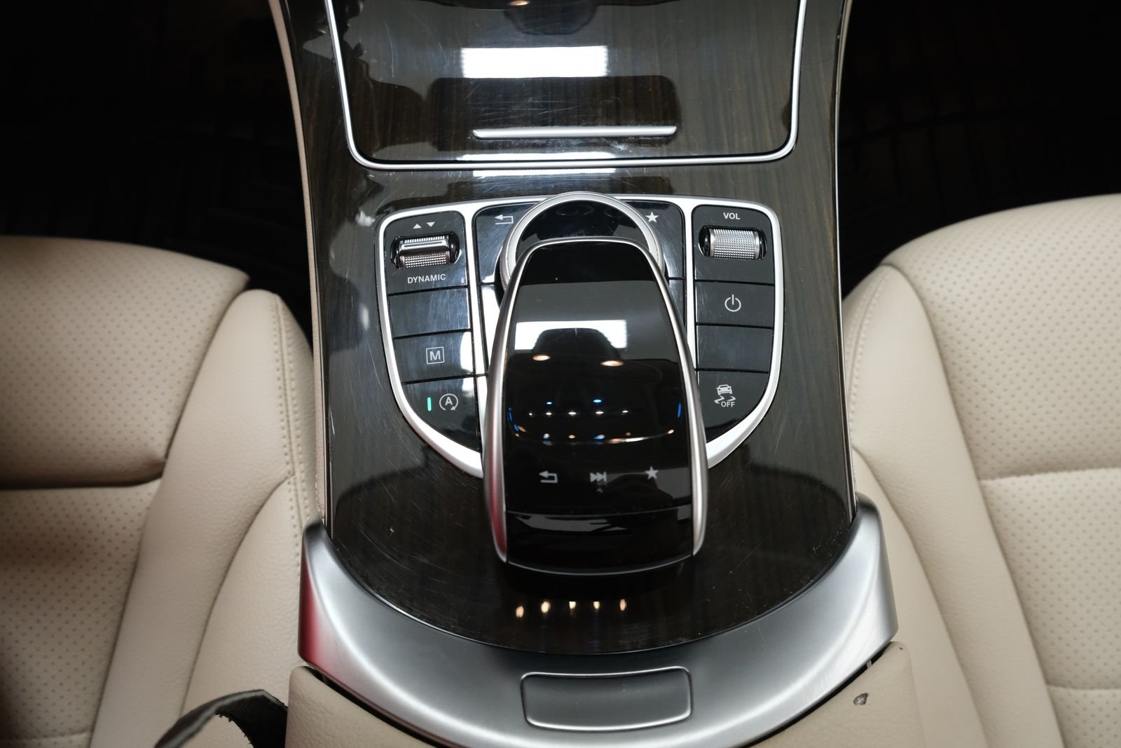 Used 2017 designo Diamond White Metallic Mercedes-Benz GLC 300 image 23