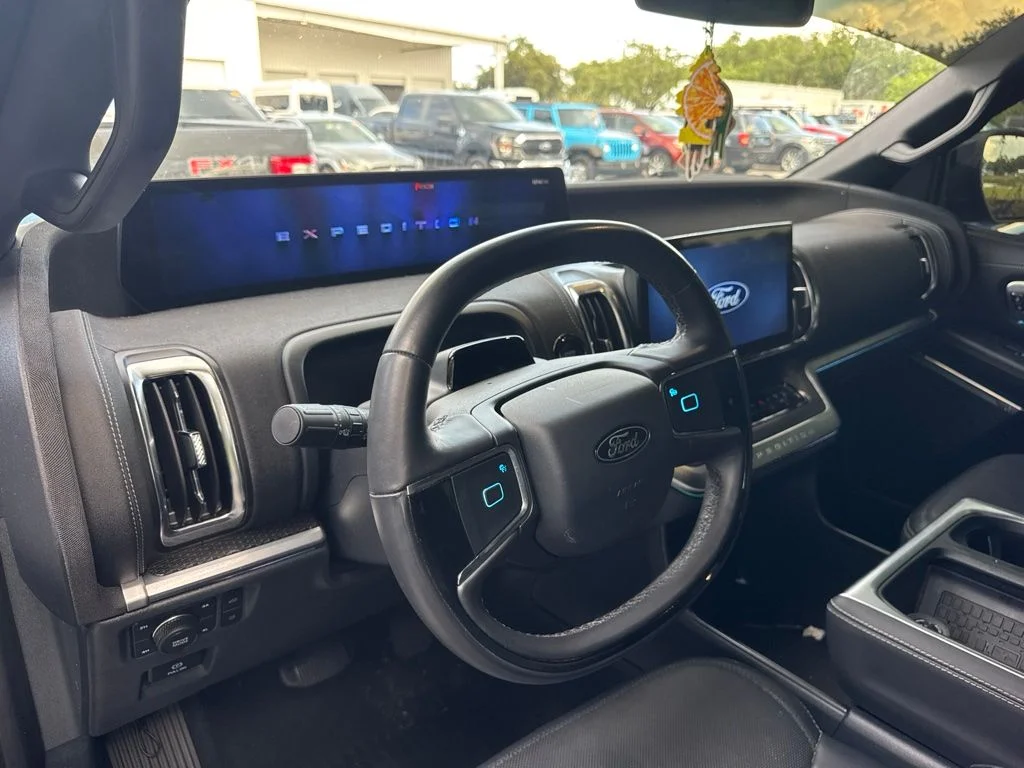Used 2025 Gray Ford Platinum image 7