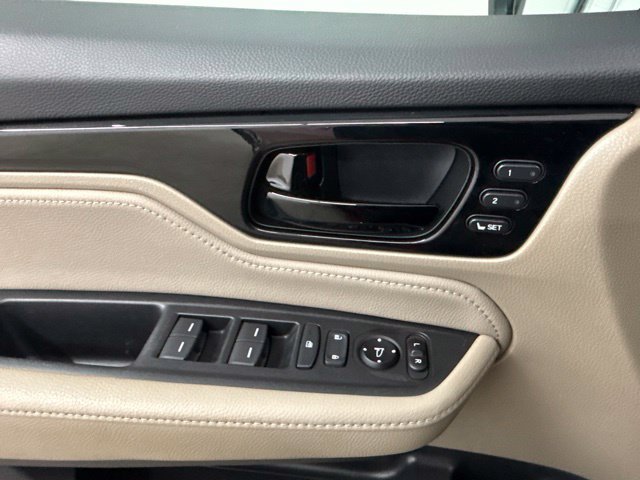 Used 2022 Radiant Red Honda Touring image 39