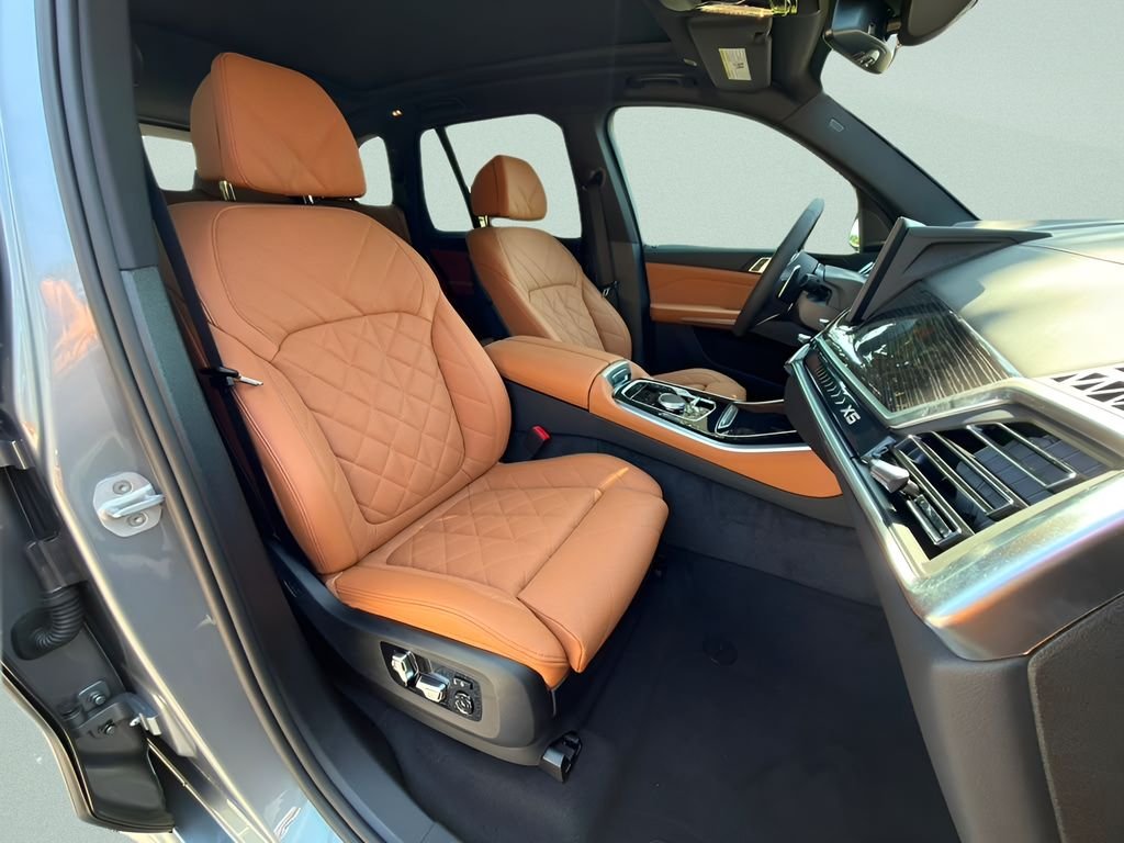 New 2026 Skyscraper Grey Metallic BMW xDrive40i image 23