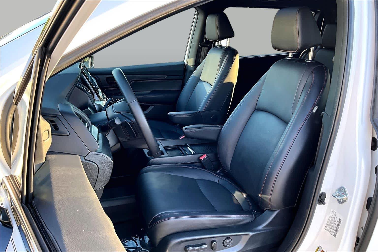 Used 2024 Platinum White Pearl Honda Sport image 8