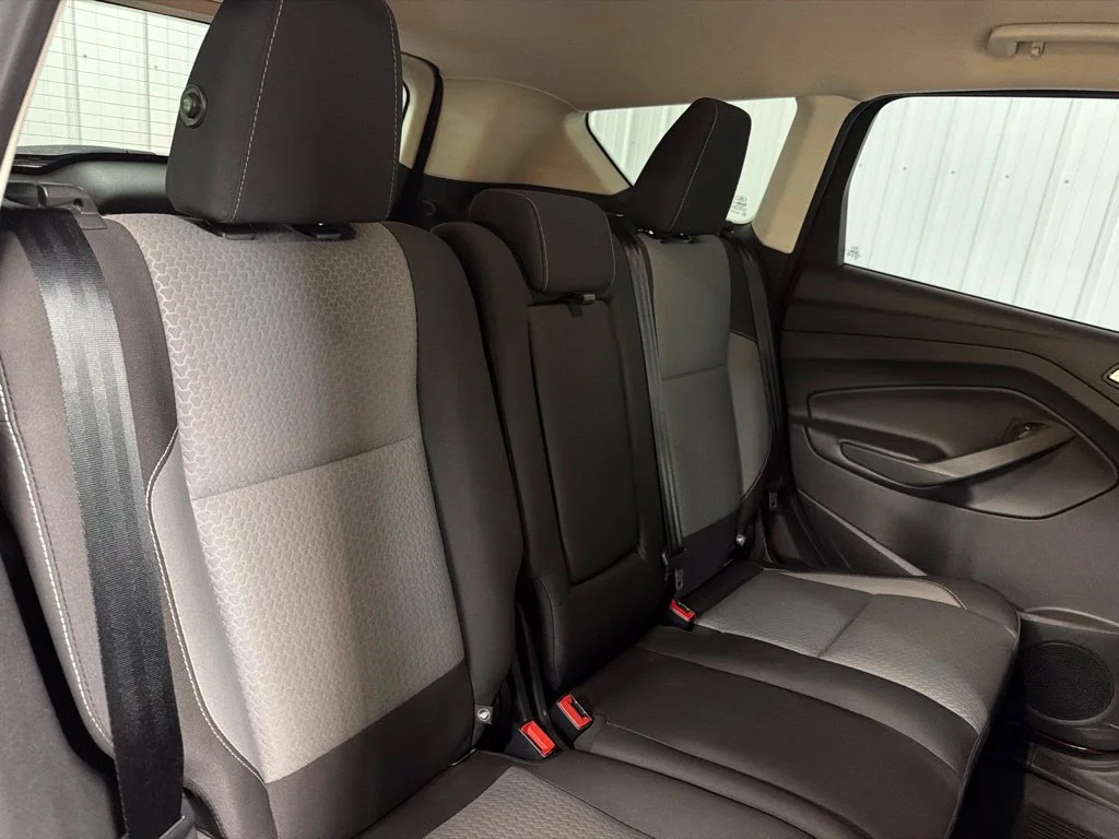 Used 2018 Red Ford SE image 17