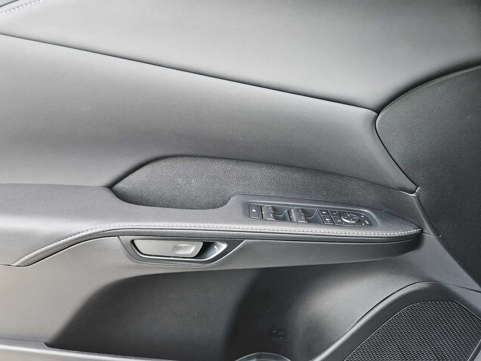 Certified Used 2025 IRIDIUM Lexus Premium image 18
