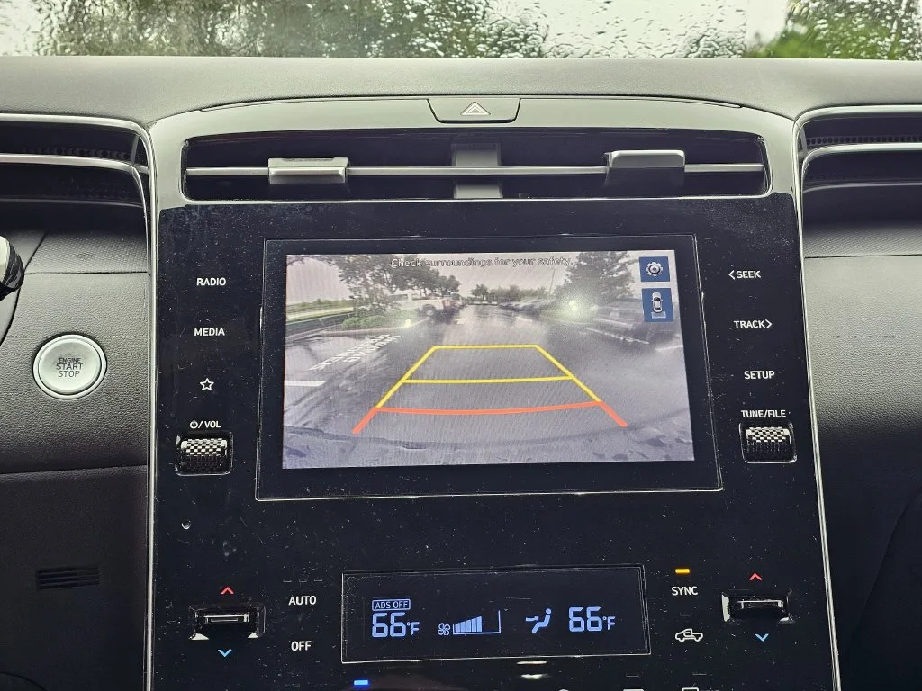 Used 2022 Green Hyundai SEL Premium image 21