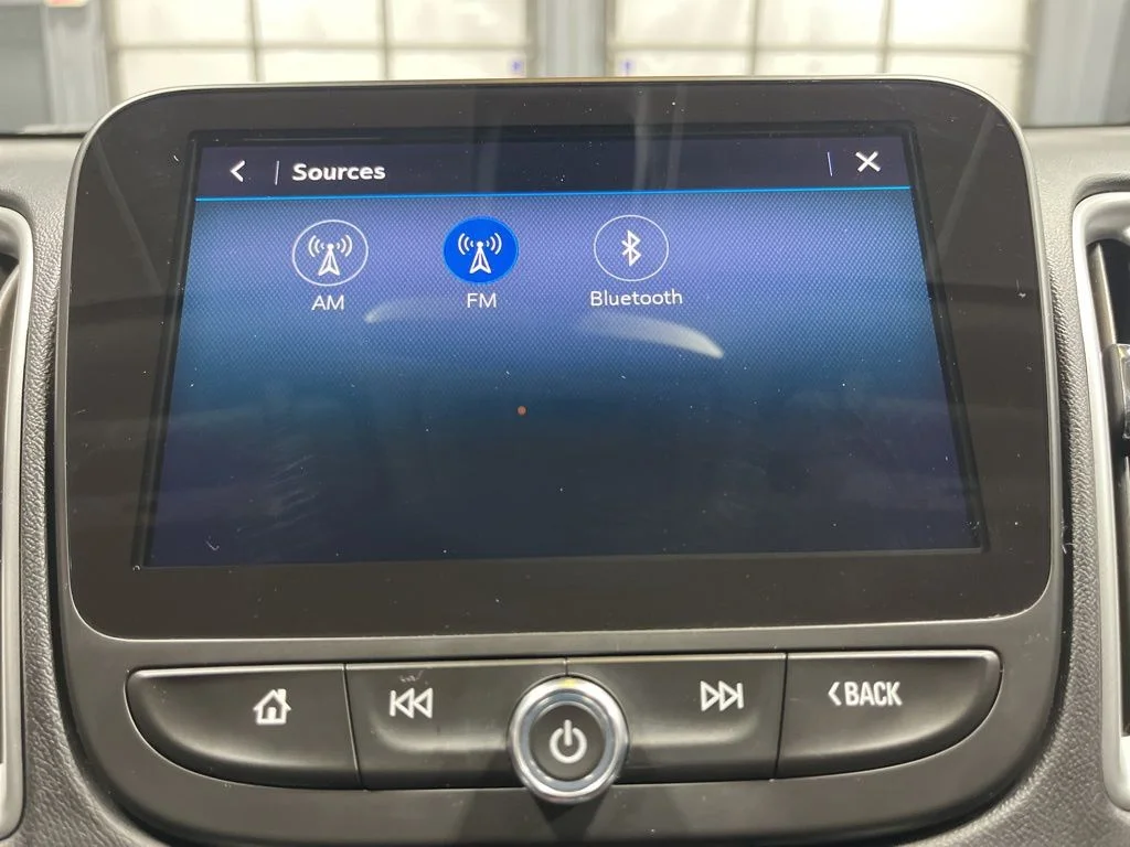 Used 2020 Summit White Chevrolet LS image 20