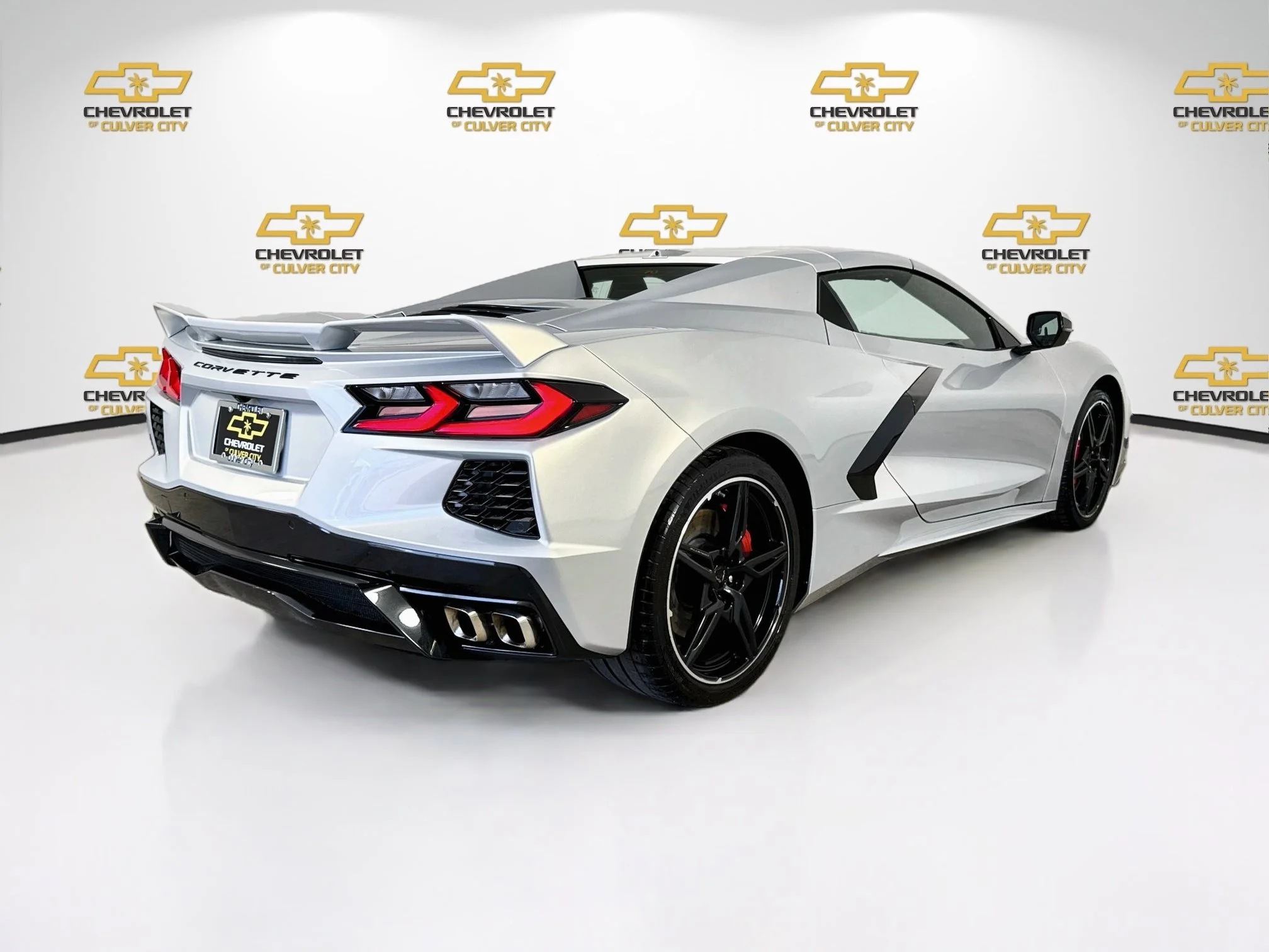 Used 2023 Silver Flare Metallic Chevrolet 2LT image 8