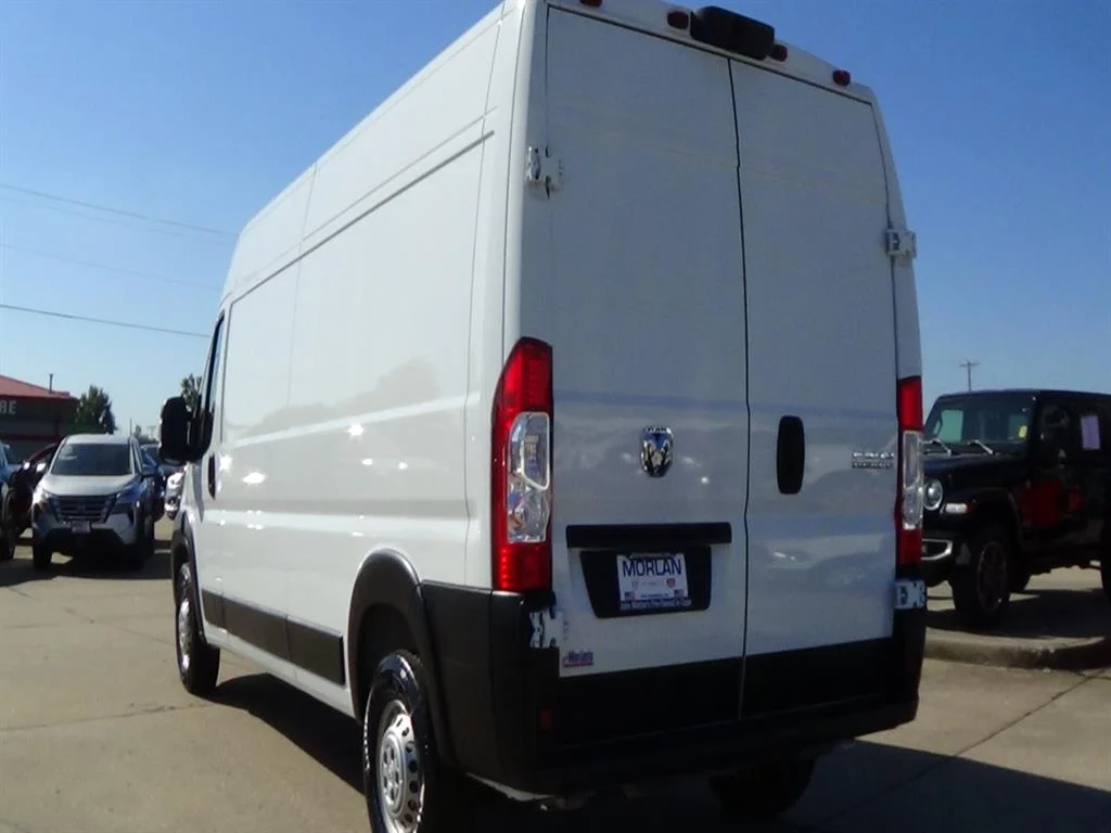 Used 2025 Bright White Clear Coat (pw7) RAM Tradesman 2500 image 8