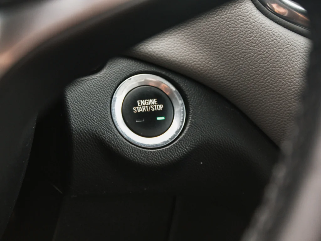 Used 2018 Iridescent Pearl Tricoat Chevrolet LT image 16