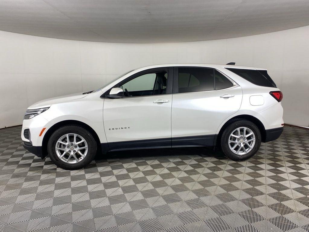 Used 2024 Pearl Chevrolet LT image 6