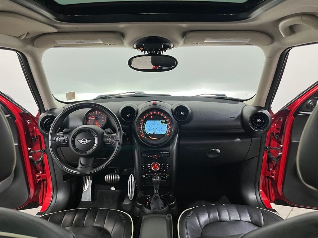 Used 2016 Red MINI Base image 19