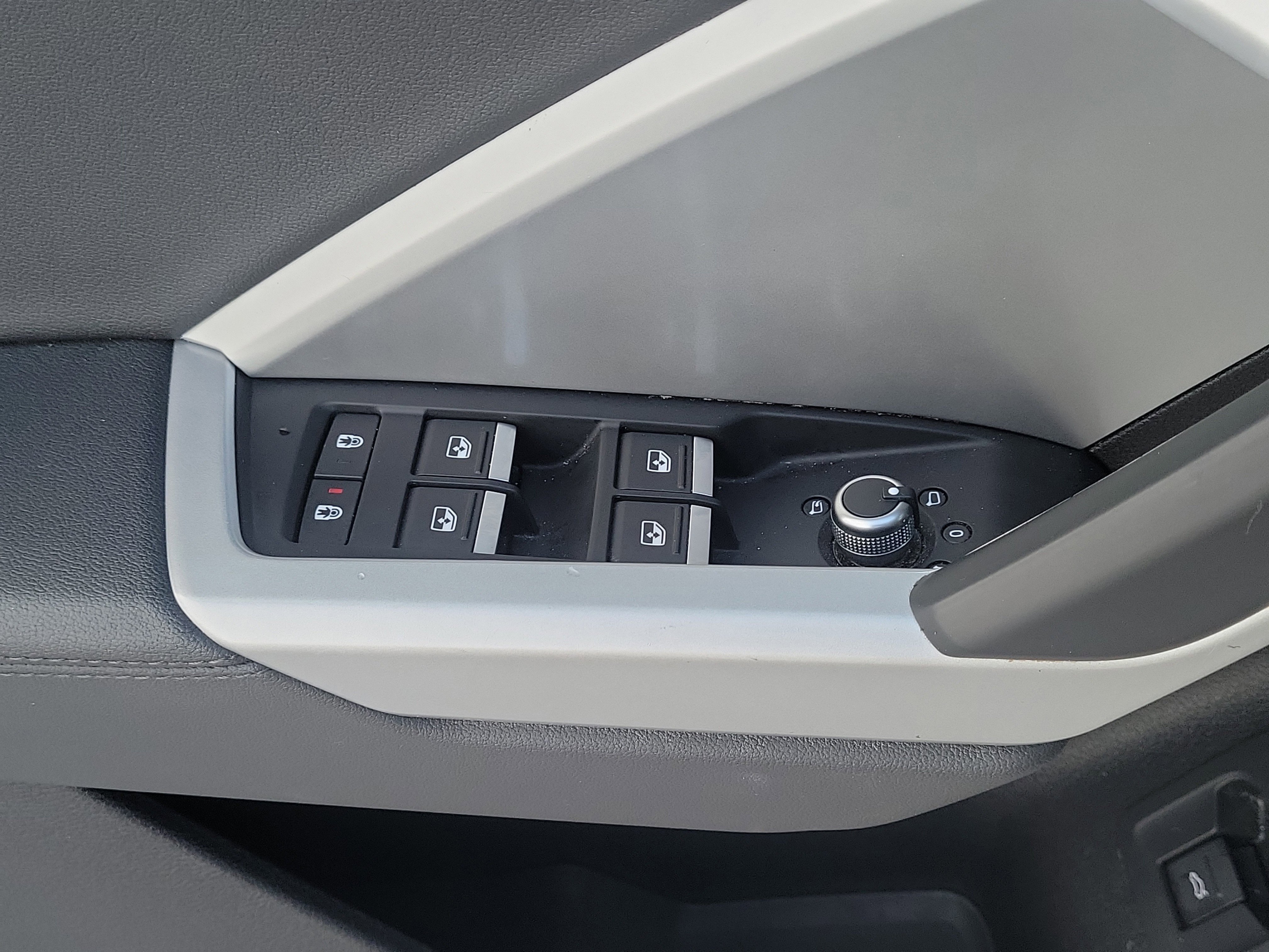 Used 2024 White Audi S line Premium image 19