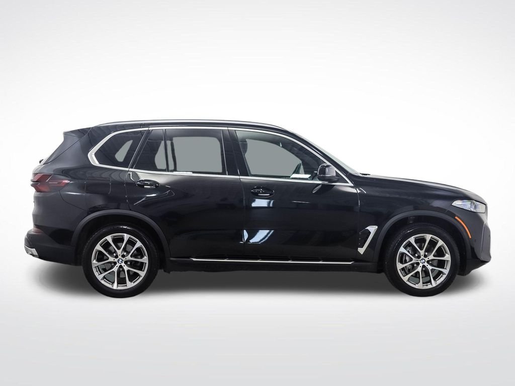 Certified Used 2026 Black Sapphire Metallic BMW xDrive40i image 6