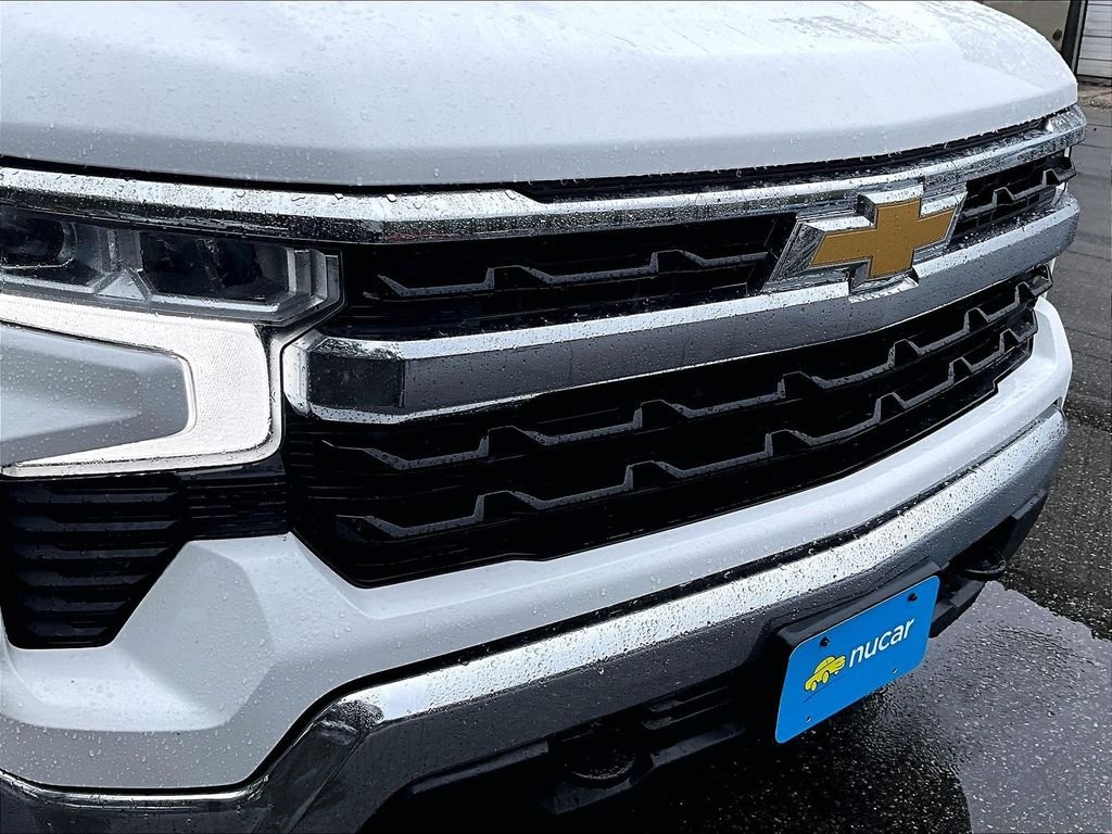Used 2023 Summit White Chevrolet LT image 32