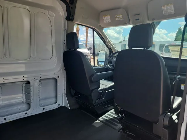 New 2026 Oxford White Ford Base image 15