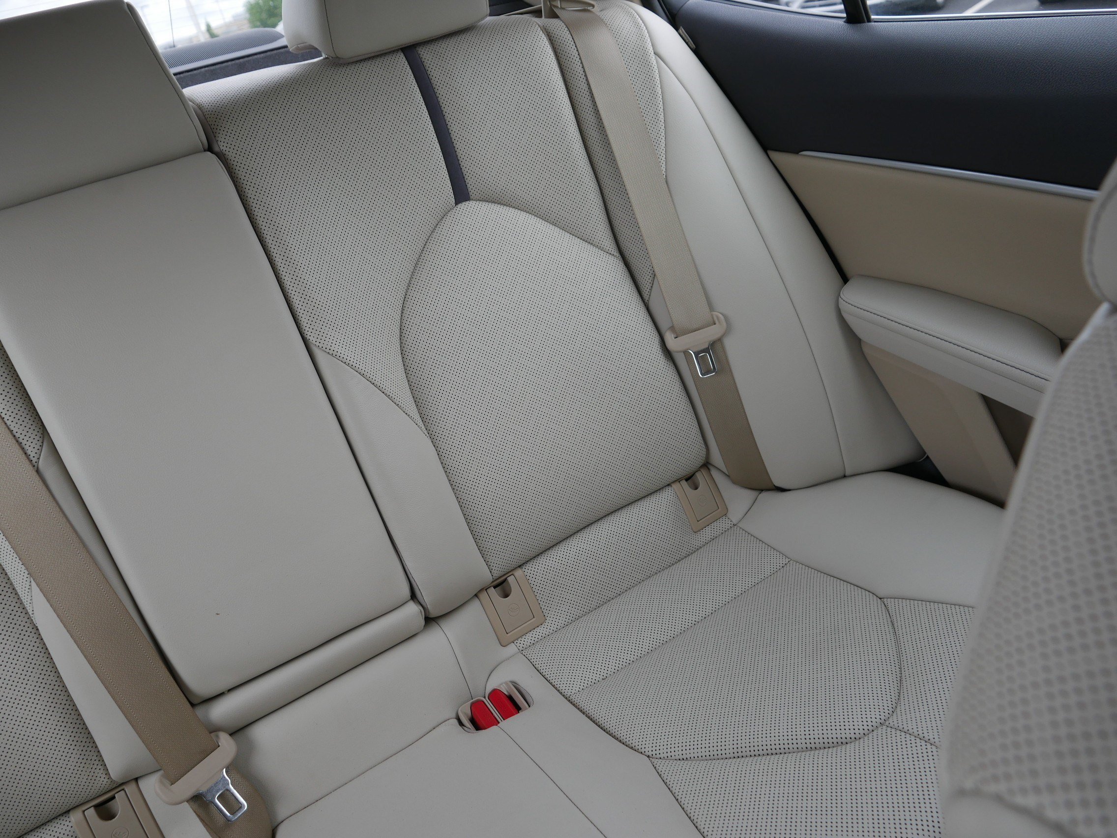 Used 2023 Wind Chill Pearl Toyota XLE image 14