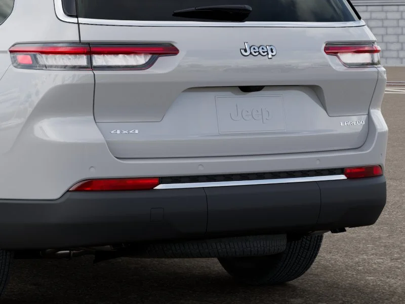 New 2026 Bright White Clear-Coat Exterior Paint Jeep Laredo image 39