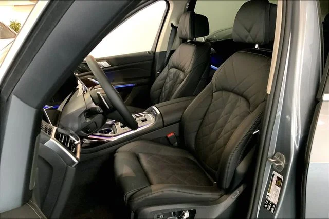 2026 BMW X7 40i - Photo 9