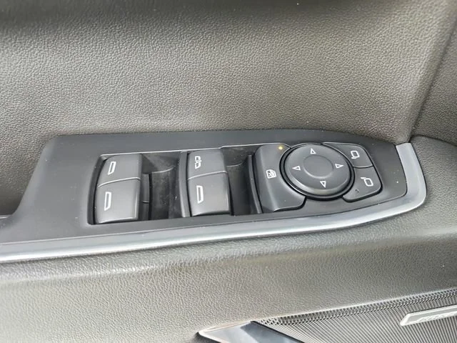 Used 2024 Summit White GMC Elevation image 38