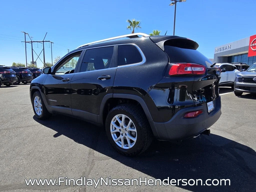 Used 2016 Black Jeep Latitude image 4