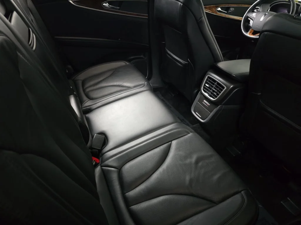 Used 2016 Black Lincoln Reserve image 13