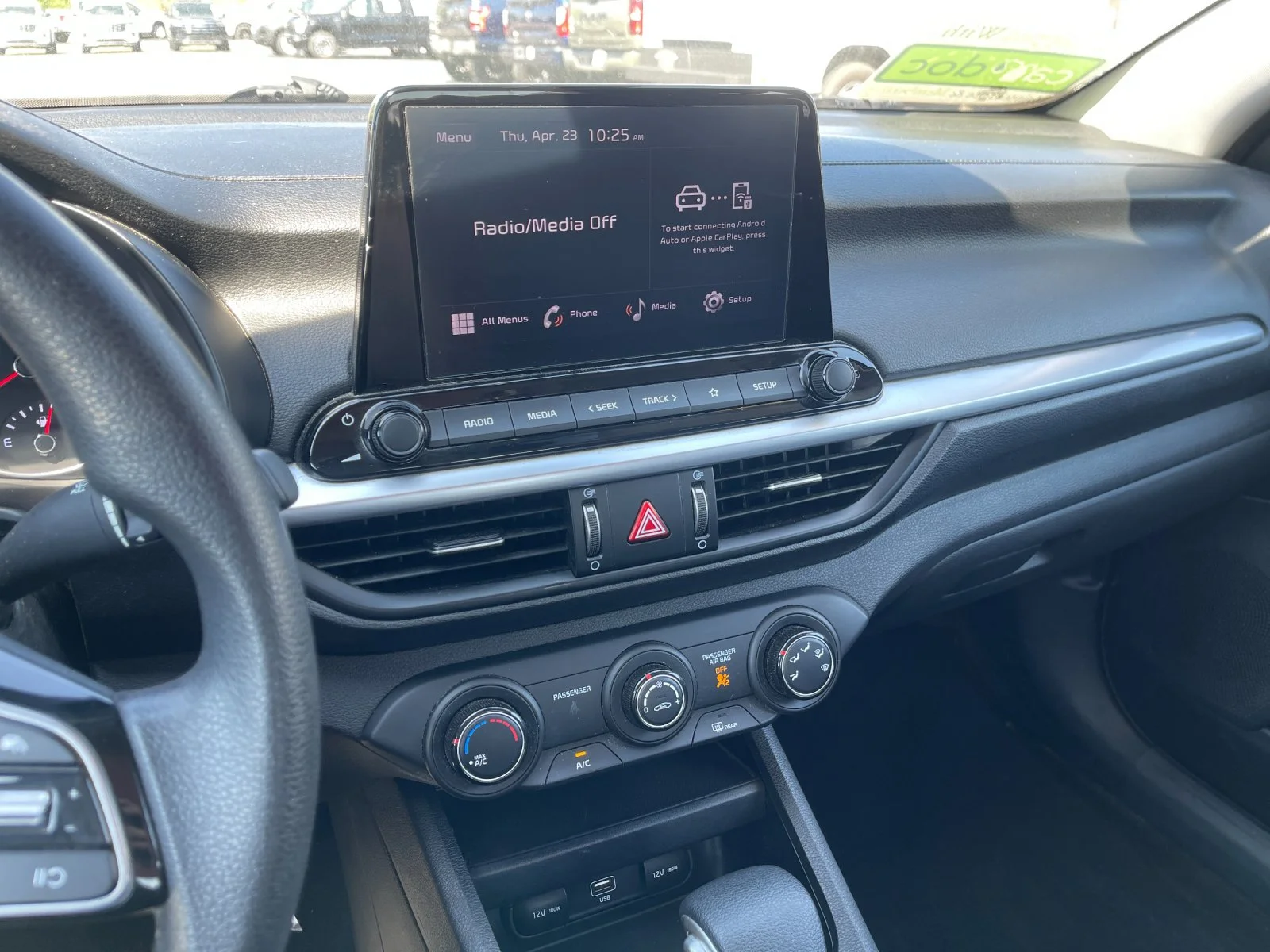 Used 2023 White Kia LXS image 19