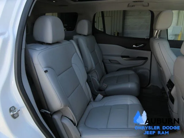 Used 2023 White GMC SLT image 17