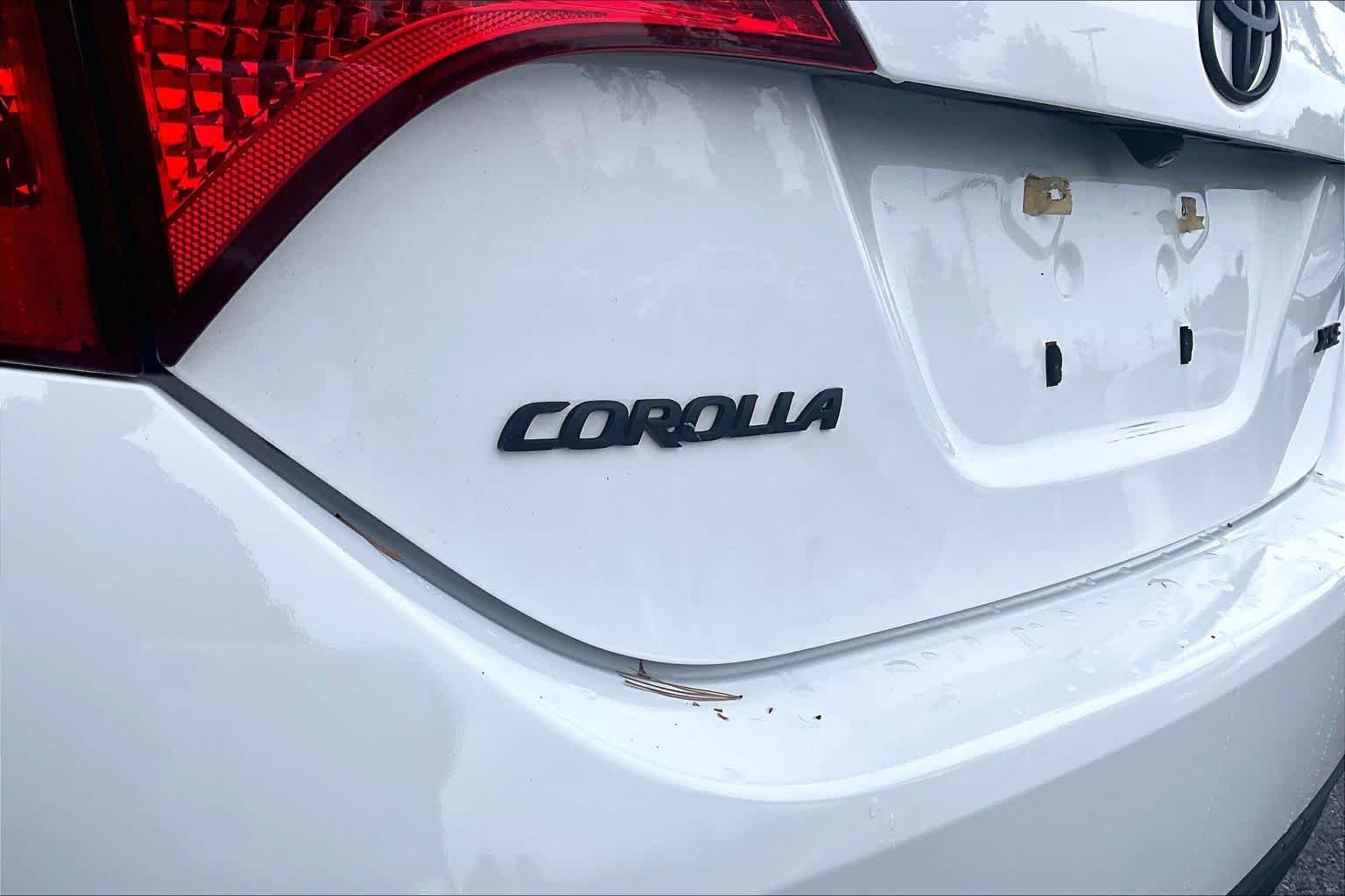 Used 2017 Super White Toyota XSE image 29