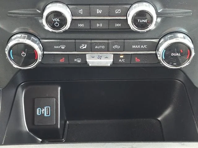 Used 2022 White Ford XLT image 34