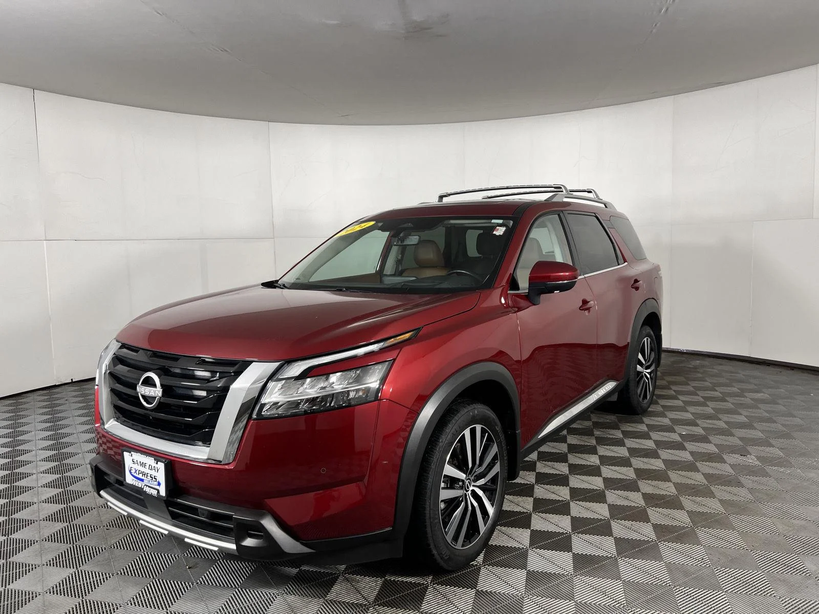 Used 2024 Scarlet Ember Nissan Platinum image 4