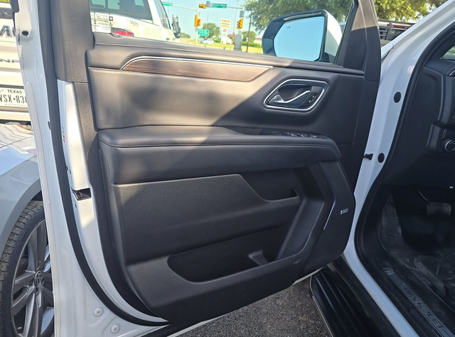 Used 2021 White Chevrolet LT image 13